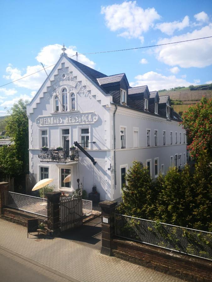 Апартаменты Altes Weingut Weinhaus Rebstock Виннинген Экстерьер фото